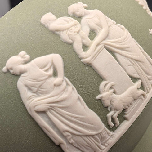 1978年 英国复古 Wedgwood 绿色浮雕玉石系列 (Jasperware) 糖罐 ※无盖