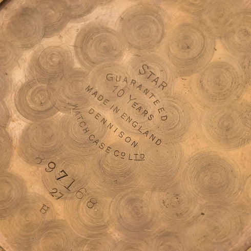Reloj de bolsillo Omega vintage de alrededor de 1935, caja Denison de frente abierto chapada en oro, en buen estado de funcionamiento