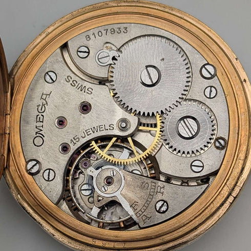 Reloj de bolsillo Omega vintage de alrededor de 1935, caja Denison de frente abierto chapada en oro, en buen estado de funcionamiento