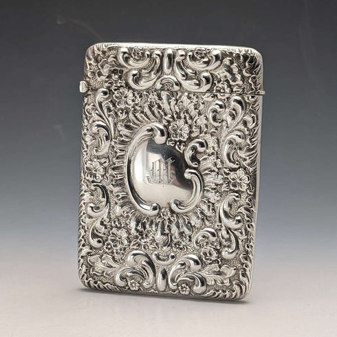 1903年 英国アンティーク 浮き彫り彫刻 純銀製カードケース 81g William Neale
Tarjetero de plata de ley con relieve, antigüedad británica de 1903, 81 g, William Neale