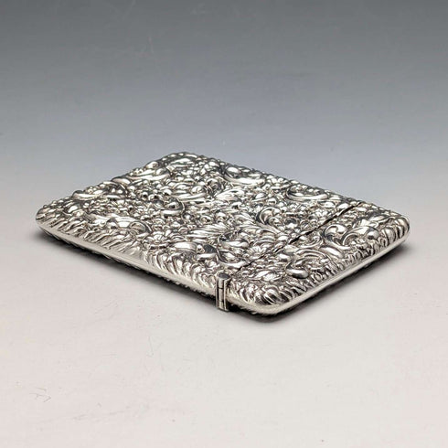 1903年 英国アンティーク 浮き彫り彫刻 純銀製カードケース 81g William Neale
Tarjetero de plata de ley con relieve, antigüedad británica de 1903, 81 g, William Neale