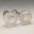 Pareja de jarrones pequeños de una sola flor, cristal tallado y plata de ley, antigüedades británicas de 1897