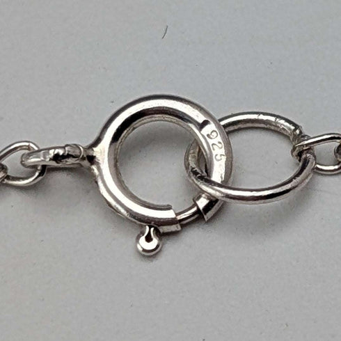 Colgante de plata esterlina con diseño de lazo, vintage británico, con cadena de plata esterlina.