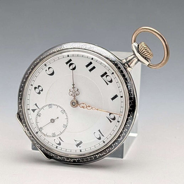 Reloj de bolsillo antiguo, sin firma, fabricado en Suiza, con caja de plata y decoración de niel, esfera abierta, en buen estado de funcionamiento