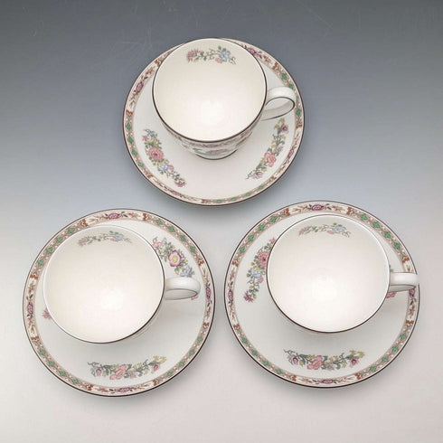 Juego de 3 tazas y platillos Wedgwood "Kutani Crane" vintage británico ①