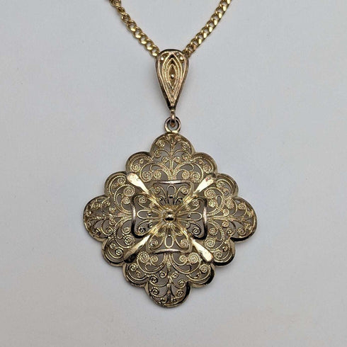 Colgante de filigrana de plata de ley chapada en oro, vintage alemán, con cadena nueva.