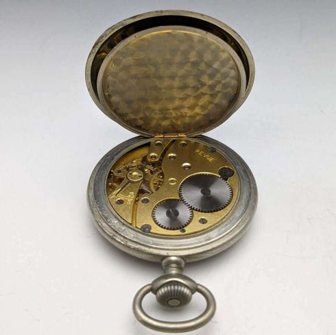 Soporte para reloj de bolsillo de plata esterlina victoriano con forma de corazón, Inglaterra, circa 1899, con reloj de bolsillo REVUE
