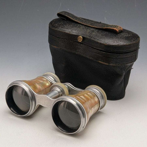 Binoculares de ópera vintage alemanes con incrustaciones de nácar y estuche original