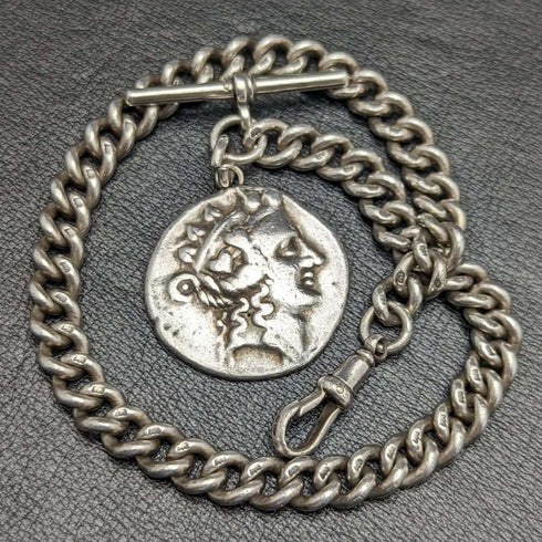 Cadena Albert de plata esterlina (plata 925) antigua inglesa, hacia 1900, 62 g, con colgante de moneda romana de plata