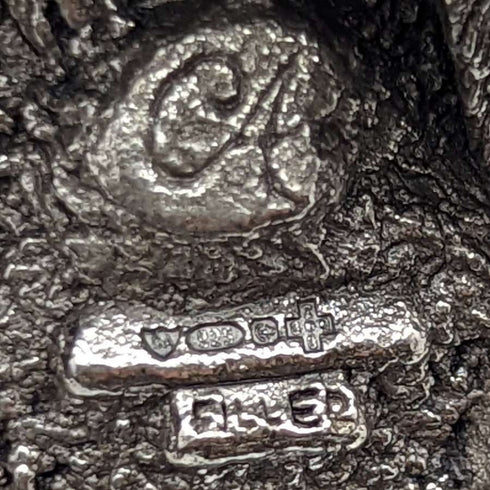 Figura de búho esculpida con baño de plata pura, 385g, Country Artists, Reino Unido