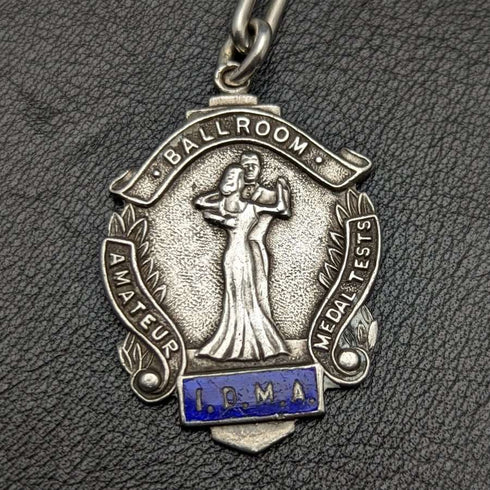 Around 1920 British Antique Pure Silver (925 Silver) Albert Chain 37g Medal Fob
