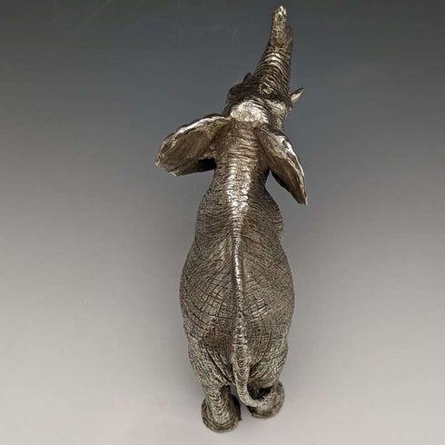 Escultura de pequeño elefante chapada en plata, 277 g, Country Artists, Reino Unido