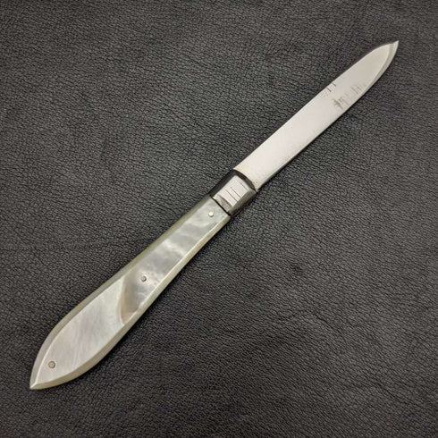 Navaja plegable vintage británica de 1926, mango de nácar y hoja de plata esterlina, Harrison Fisher