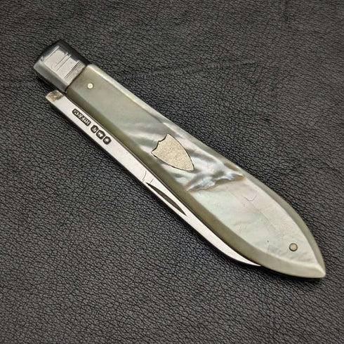 Navaja plegable vintage británica de 1926, mango de nácar y hoja de plata esterlina, Harrison Fisher