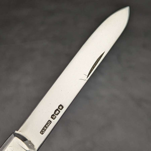 Navaja plegable vintage británica de 1926, mango de nácar y hoja de plata esterlina, Harrison Fisher
