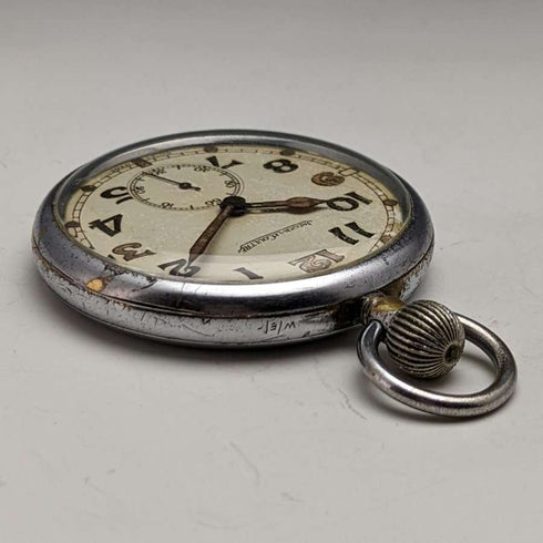 Reloj de bolsillo militar británico de la Segunda Guerra Mundial, Jaeger-LeCoultre Broad Arrow, vintage de alrededor de 1940, en buen estado de funcionamiento.