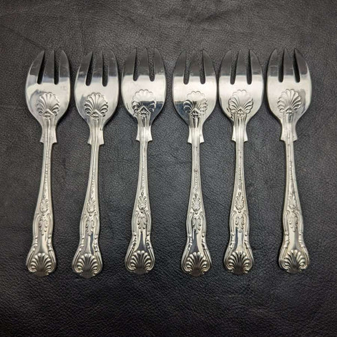 Set of 6 British vintage silver plated forks in a case