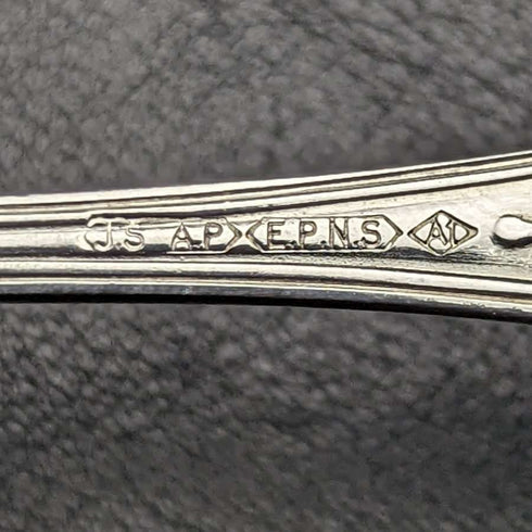 Set of 6 British vintage silver plated forks in a case