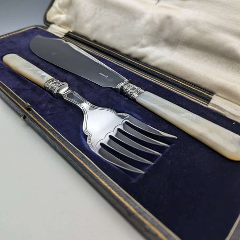 British Vintage White Pearl Shell Handle Silver Plated Fish Server Set in Case