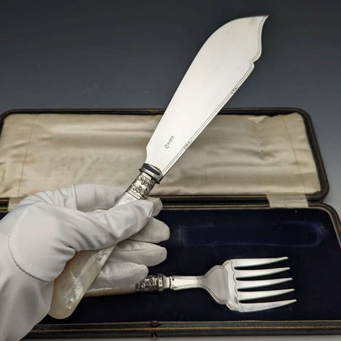British Vintage White Pearl Shell Handle Silver Plated Fish Server Set in Case
