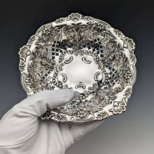 1897 British Antique Pure Silver Bonbon Dish Diameter 15cm William Neale