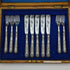 Juego de 5 pares de cubiertos para pescado de plata chapada, antigüedades británicas de alrededor de 1860, en caja de madera