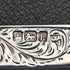 Navaja plegable de plata de ley con mango de nácar, grabada, Reino Unido, 1902.