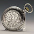 Reloj de bolsillo Longines antiguo, circa 1907, caja de plata tipo saboneta con grabados florales, en buen estado de funcionamiento.