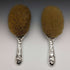 【Reservado】Cepillos grandes antiguos de plata esterlina con mangos grabados en relieve, Reino Unido, c. 1890, Comyns