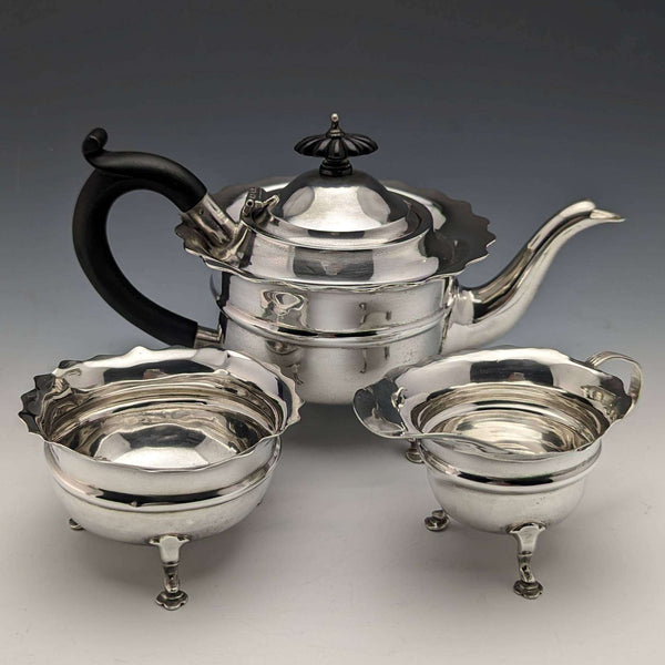 Juego de 3 piezas de tetera tipo "Bachelor" de plata esterlina (925) antigua inglesa, 1905, 500 g en total, Charles Boyton