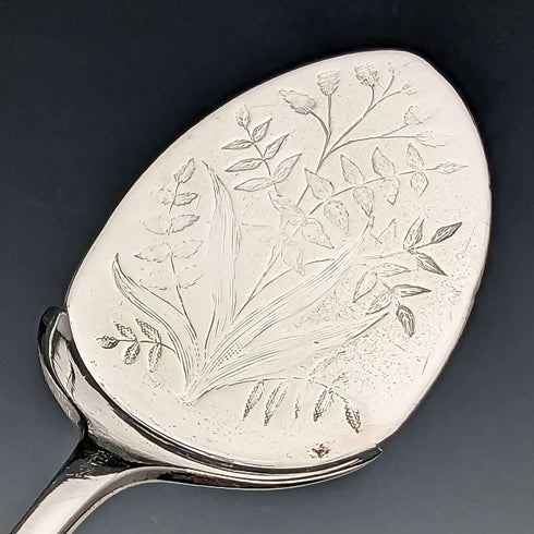 Par de cucharas para mermelada de plata chapada, estilo antiguo inglés, c. 1890, en estuche.