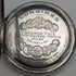 Reloj de bolsillo Longines antiguo, circa 1902, con grabado Art Nouveau, caja de plata tipo saboneta, en buen estado de funcionamiento.