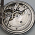 Reloj de bolsillo Longines antiguo, circa 1902, con grabado Art Nouveau, caja de plata tipo saboneta, en buen estado de funcionamiento.