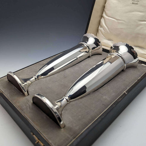 Par de jarrones de plata de ley vintage británicos de 1928, 473 g, en estuche, Adie Brothers