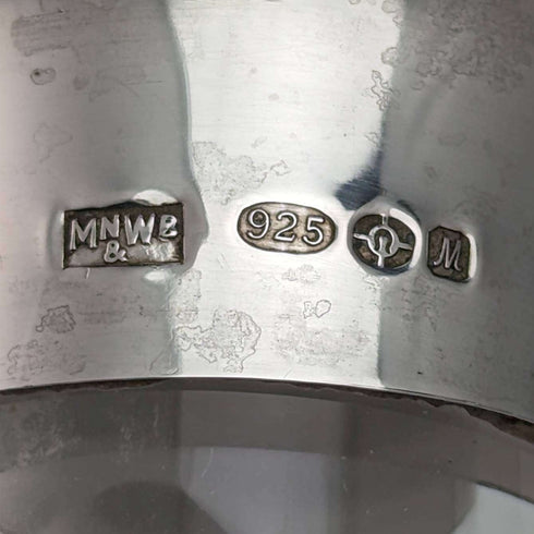 Decantador de barco de cristal tallado con decoración de plata de ley, fabricado en Inglaterra por MAPPIN and WEBB