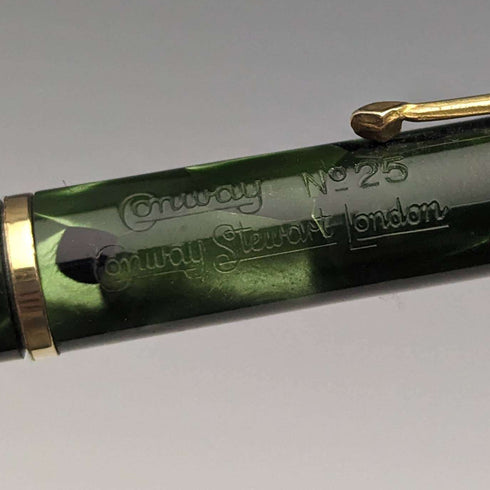 Set de pluma estilográfica Conway Stewart DINKIE 550 y portaminas No. 25, vintage británico, en caja