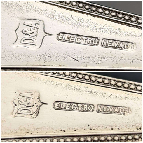 Par de cucharas para mermelada de plata chapada, estilo antiguo inglés, c. 1890, en estuche.